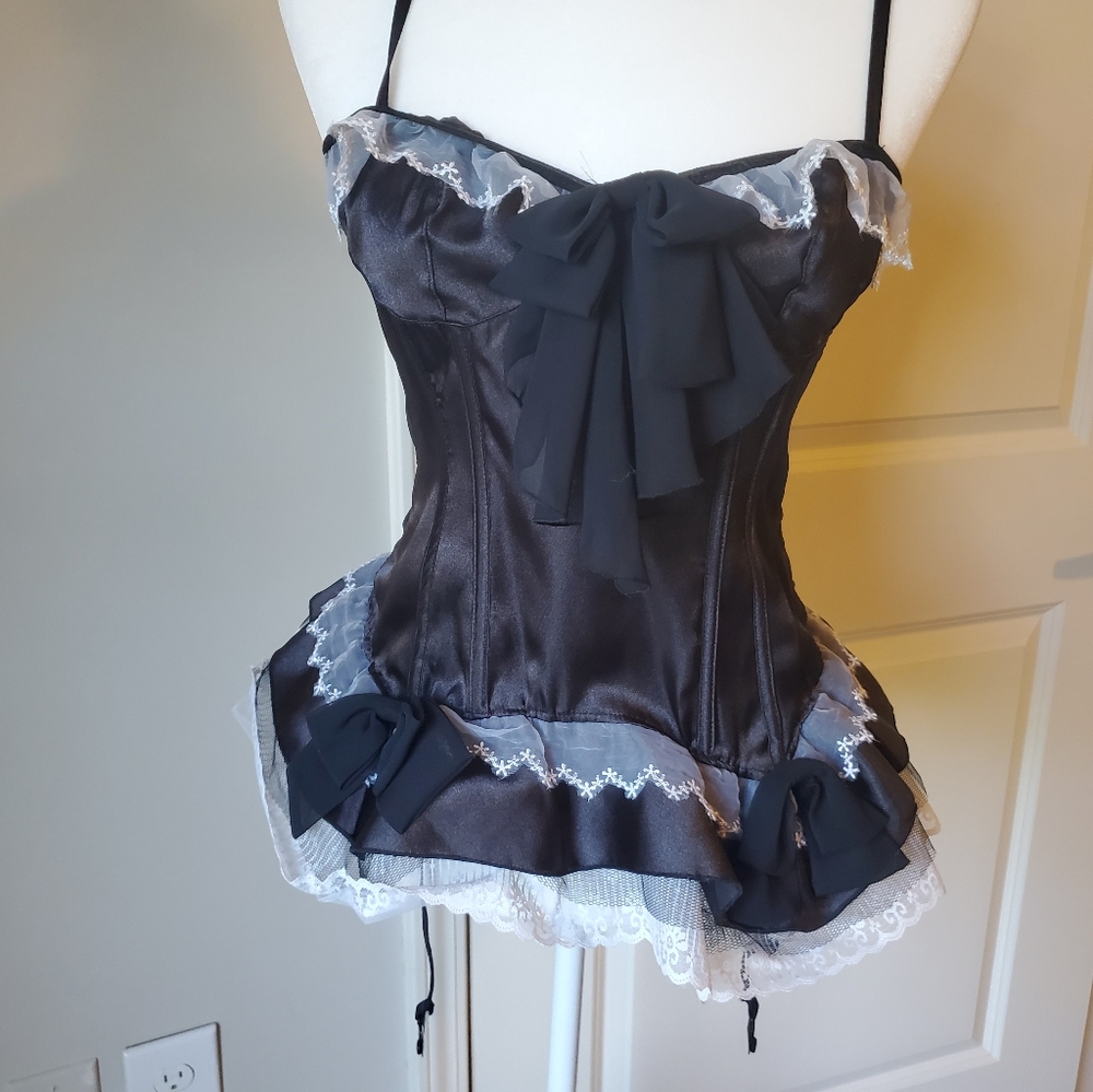 Leg Avenue corset top maid black and white
